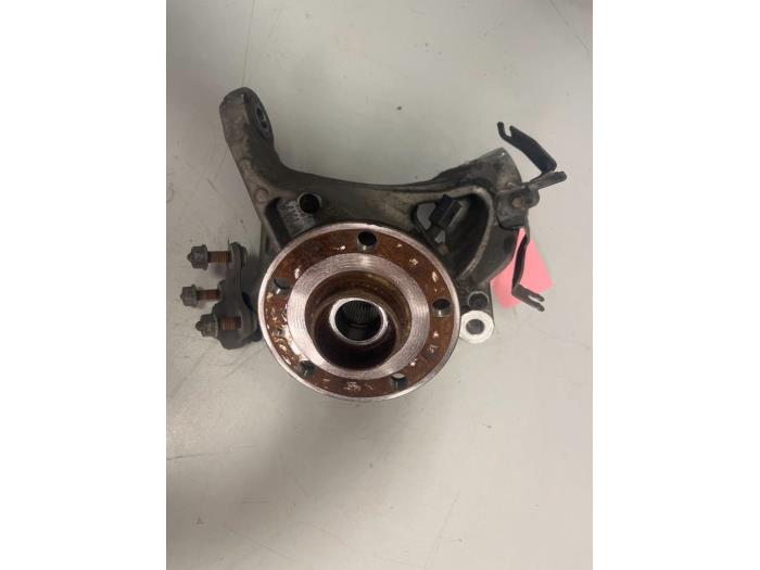 Knuckle, front right from a Audi S3 Limousine (8VM/8VS) 2.0 TFSI 16V 2018