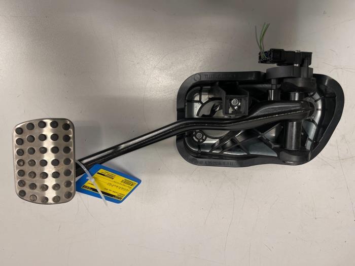 Begagnade Bromspedal Mercedes E AMG (R238) 3.0 E-53 AMG EQ Boost 24V 4-Matic+ Pris € 49,99 Marginaltabell erbjuds av DVZ Carparts