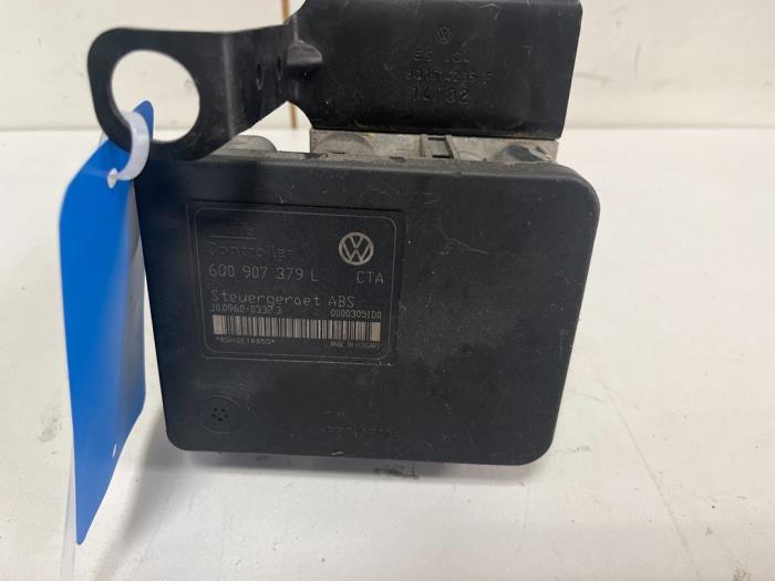 Usagé Pompe ABS Volkswagen Polo IV (9N1/2/3) 1.4 16V BiFuel Prix € 15,00 Règlement à la marge proposé par DVZ Carparts