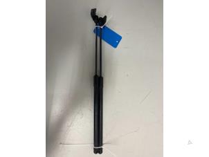 Used Set of bonnet gas struts Volkswagen Polo VI (AW1) 1.0 TSI 12V Price € 30,25 Inclusive VAT offered by DVZ Carparts