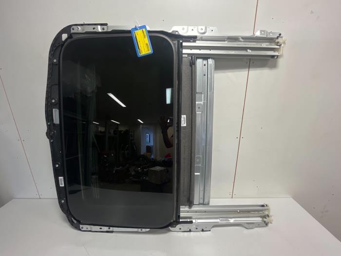 Używane Dach panoramiczny Mercedes C (W205) C-220d 2.0 Turbo 16V Cena € 725,99 Z VAT oferowane przez DVZ Carparts