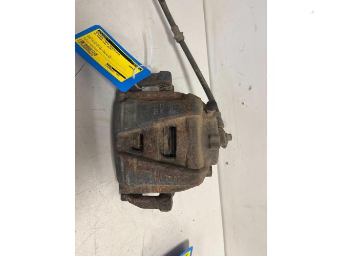Front brake calliper, right from a Volkswagen Tiguan (AD1) 1.5 TSI 16V Evo BlueMotion Technology 2019