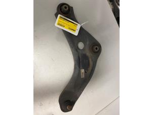 Used Front lower wishbone, right Nissan Qashqai (J11) 1.3 DIG-T 160 16V Price € 99,99 Margin scheme offered by DVZ Carparts