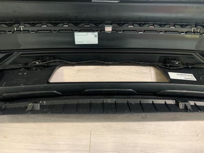 Stoßstange hinten van een Volkswagen Tiguan (AD1) 1.5 TSI 16V Evo BlueMotion Technology 2023