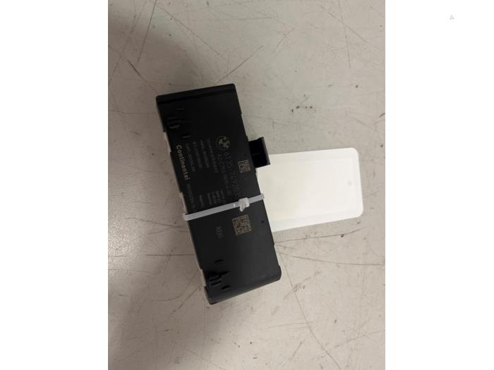 Używane Modul silnika tylnej klapy BMW 3 serie Touring (F31) 318i 1.5 TwinPower Turbo 12V Cena € 55,00 Procedura marży oferowane przez DVZ Carparts