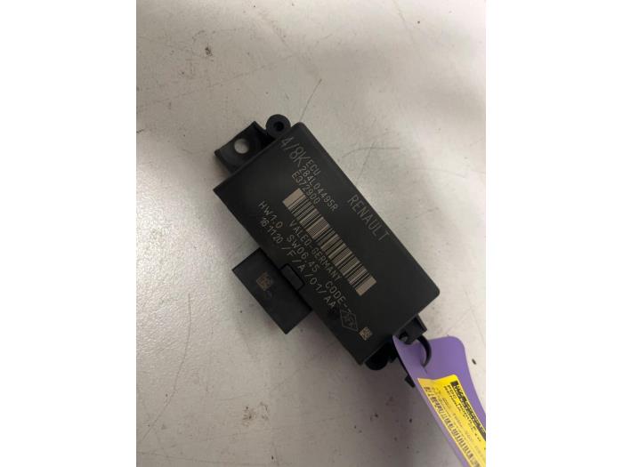 Begagnade PDC-modul Renault Clio V (RJAB) 1.0 SCe 65 12V Pris € 25,00 Marginaltabell erbjuds av DVZ Carparts