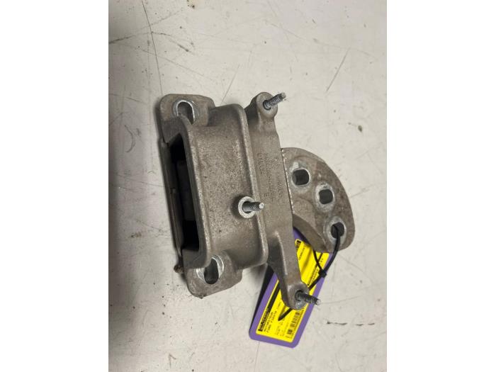 Usagé Support moteur Ford Fiesta 7 1.1 Ti-VCT 12V 75 Prix € 15,73 Prix TTC proposé par DVZ Carparts