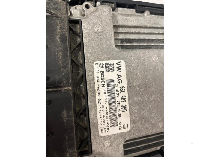 Engine management computer from a Audi A6 Avant (C8) 2.0 40 TDI Mild Hybrid 2020
