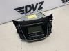 Radio CD player from a Hyundai i30 (GDHB5), 2011 1.4 16V, Hatchback, Petrol, 1.396cc, 74kW (101pk), FWD, G4LC, 2014-12 / 2016-12, GDHB5PA; GDHB5PB 2016