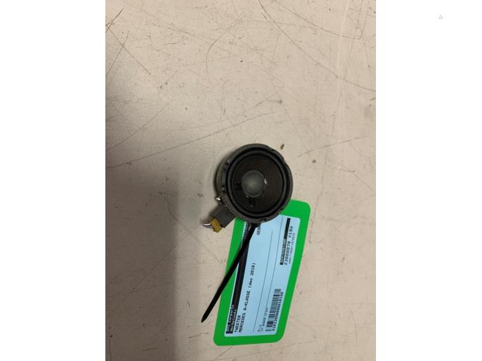 Begagnade Diskanthögtalare Mercedes A (177.0) 1.5 A-180d Pris € 30,00 Marginaltabell erbjuds av DVZ Carparts