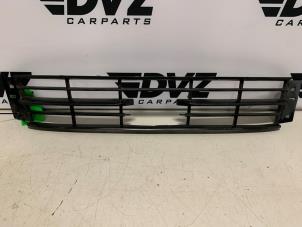 Used Bumper grille Skoda Fabia III (NJ3) 1.0 TSI 12V Price € 19,99 Margin scheme offered by DVZ Carparts