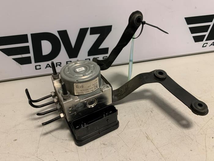 Begagnade ABS-pump Ford Fiesta 7 1.1 Ti-VCT 12V 75 Pris € 223,85 Inklusive moms erbjuds av DVZ Carparts