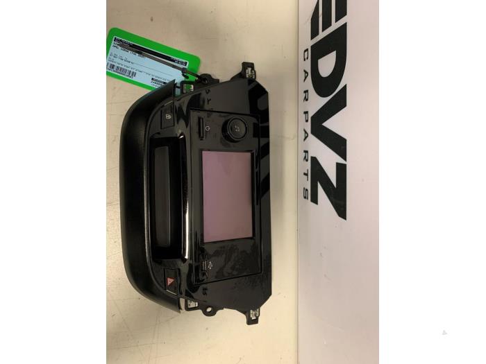Begagnade Innerdisplay Opel Corsa F (UB/UH/UP) 1.2 12V 75 Pris € 299,99 Marginaltabell erbjuds av DVZ Carparts