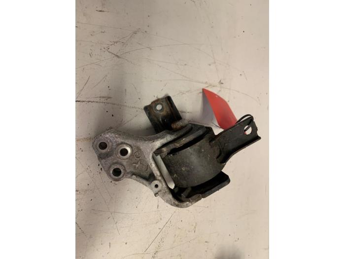 Usagé Support moteur Mitsubishi Lancer Sportback (CX) 1.6 MIVEC 16V Prix € 39,99 Règlement à la marge proposé par DVZ Carparts