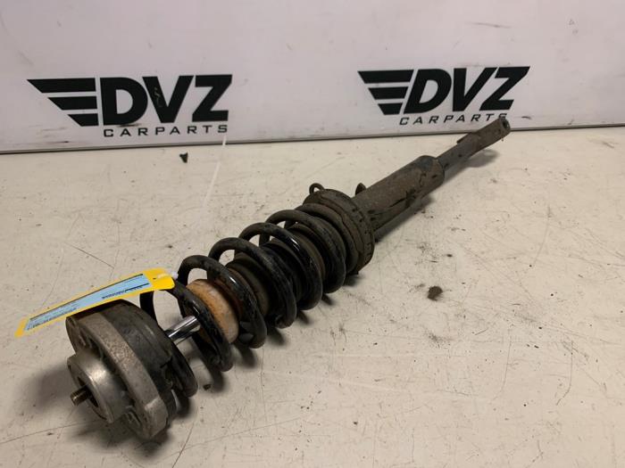 Begagnade Stötdämpare, höger fram BMW 5 serie (F10) Pris € 75,00 Marginaltabell erbjuds av DVZ Carparts