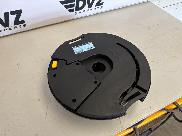Używane Subwoofer Seat Arona (KJX) 1.0 TSI 12V Cena € 99,00 Procedura marży oferowane przez DVZ Carparts