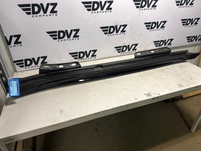 Gebrauchte Seitenschürze rechts Mini Countryman (F60) 1.5 TwinPower Turbo 12V Cooper SE ALL4 Preis € 45,00 Margenregelung angeboten von DVZ Carparts