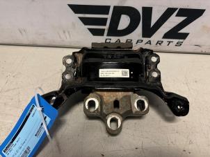 Engine mount from a Volkswagen Golf VII Variant (AUVV) 2.0 TDI 16V 2017