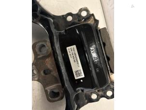 Engine mount from a Volkswagen Golf VII Variant (AUVV) 2.0 TDI 16V 2017