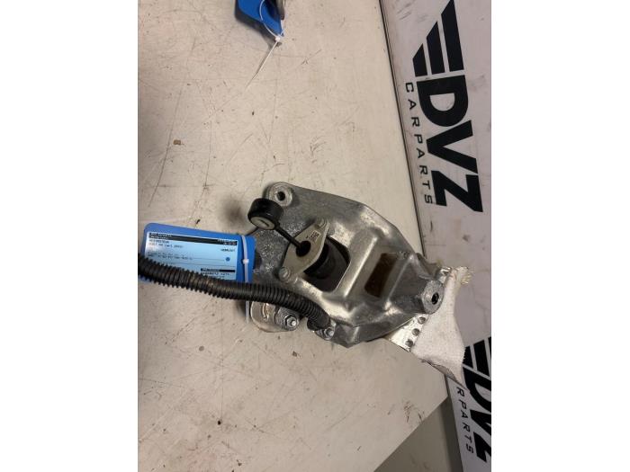 Begagnade Motorfäste Audi A4 (B9) 2.0 40 TFSI Mild hybrid 16V Pris € 48,39 Inklusive moms erbjuds av DVZ Carparts