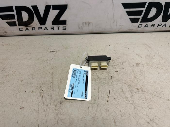 Begagnade PDC-modul Opel Grandland (X) 1.6 Turbo 16V Hybrid4 Pris € 125,83 Inklusive moms erbjuds av DVZ Carparts
