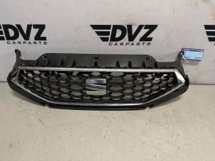 Używane Grill Seat Leon Sportstourer (KLF) 2.0 TDI 16V Cena € 90,74 Z VAT oferowane przez DVZ Carparts