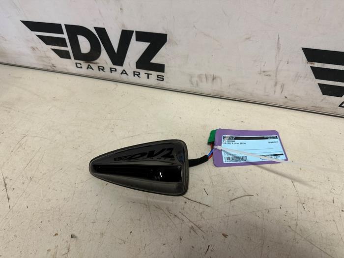 Używane Antena GPS Kia Ceed (CDB5/CDBB) 1.0i T-GDi 12V Cena € 75,00 Z VAT oferowane przez DVZ Carparts