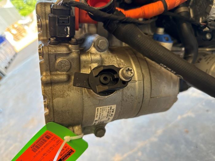 Usagé Compresseur de clim Volkswagen Multivan T7 1.4 eHybrid 16V Prix € 700,00 Prix TTC proposé par DVZ Carparts