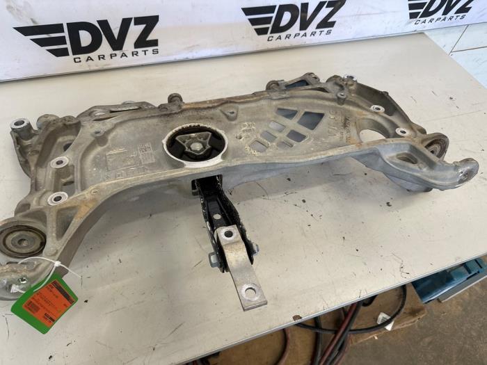 Usados Subchasis Volkswagen Multivan T7 1.4 eHybrid 16V Precio € 450,00 IVA incluido ofrecido por DVZ Carparts