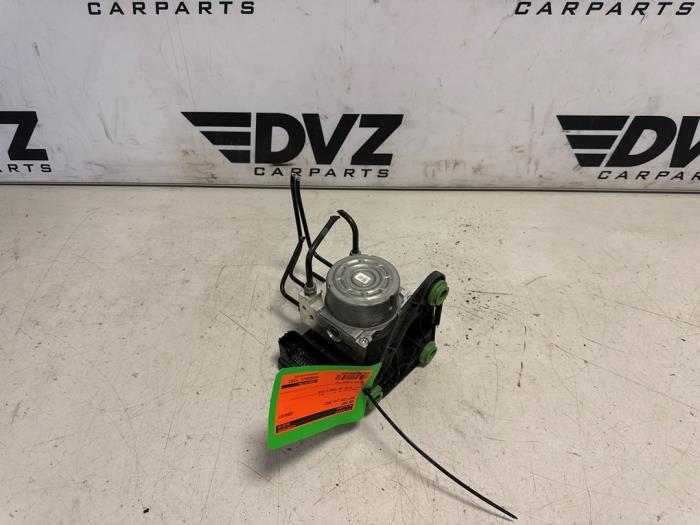 Begagnade ABS-pump Seat Leon Sportstourer (KLF) 2.0 TDI 16V Pris € 175,00 Inklusive moms erbjuds av DVZ Carparts