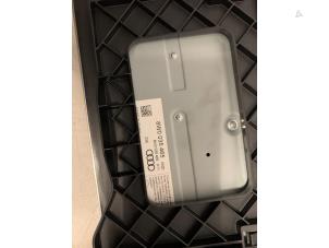 Usagé Amplificateur radio Audi S5 Sportback (F5A/F5F) 3.0 TFSI V6 24V Prix € 195,00 Prix TTC proposé par DVZ Carparts