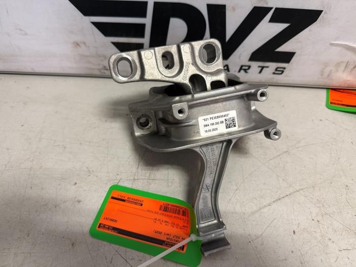 Usagé Support moteur Volkswagen Golf VIII Variant (GC5) 2.0 TDI BlueMotion 16V Prix € 59,00 Prix TTC proposé par DVZ Carparts