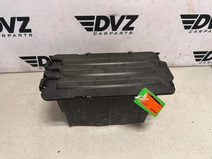 Begagnade Batterilåda Volkswagen Multivan T7 1.4 eHybrid 16V Pris € 28,99 Inklusive moms erbjuds av DVZ Carparts