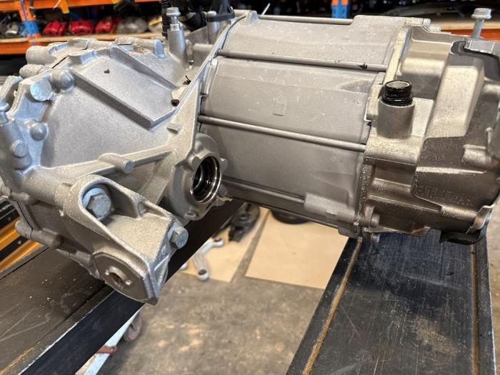 Engine from a Volkswagen ID.Buzz Cargo (EBA) 59 kWh 2025