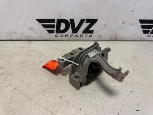 Support moteur d'un Volkswagen Polo VI (AW1) 1.0 TSI 12V 2020