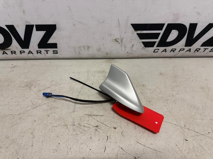 Używane Antena GPS Ford Focus 4 1.0 EcoBoost 12V Hybrid 125 Cena € 50,00 Z VAT oferowane przez DVZ Carparts