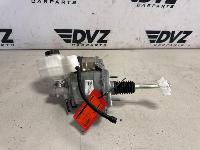 Usagé Assistant de freinage Volkswagen Golf VIII (CD1) 1.5 eTSI 16V Prix € 499,95 Prix TTC proposé par DVZ Carparts