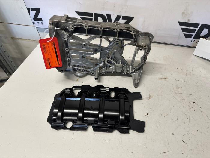 Usagé Couvercle carter Seat Leon (KLB) 1.4 TSI e-HYBRID 204 16V Prix € 90,74 Prix TTC proposé par DVZ Carparts