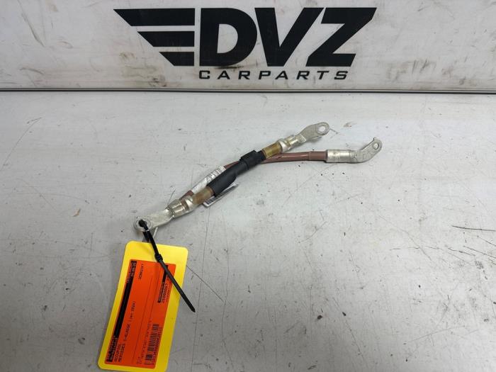 Używane Biegun akumulator Mercedes C Estate (S206) C-200d 2.0 Turbo 16V Cena € 50,00 Z VAT oferowane przez DVZ Carparts