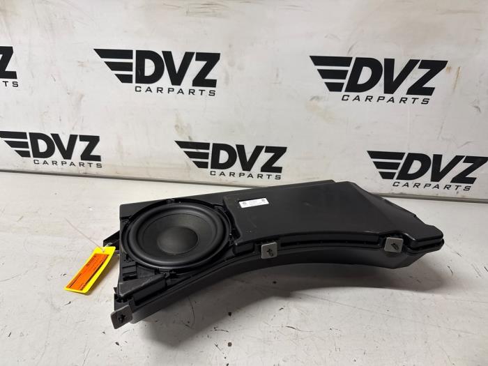 Używane Subwoofer Volkswagen ID.Buzz (EBB/EBJ) 77 kWh Cena € 175,00 Z VAT oferowane przez DVZ Carparts