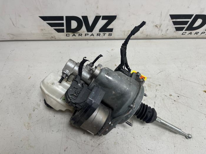 Usagé Servo frein Skoda Octavia Combi (NXAC) 1.5 TSI e-TEC 16V Prix € 450,00 Prix TTC proposé par DVZ Carparts