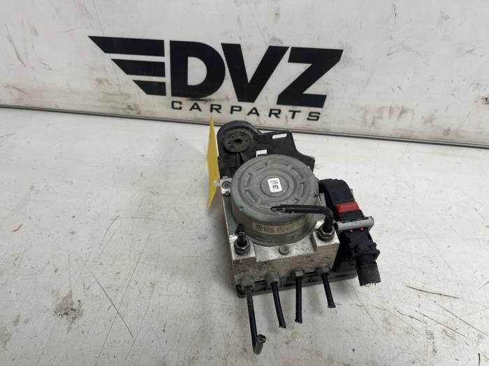 Begagnade ABS-pump Volkswagen Golf VII Variant (AUVV) 1.6 TDI 16V Pris € 24,99 Marginaltabell erbjuds av DVZ Carparts