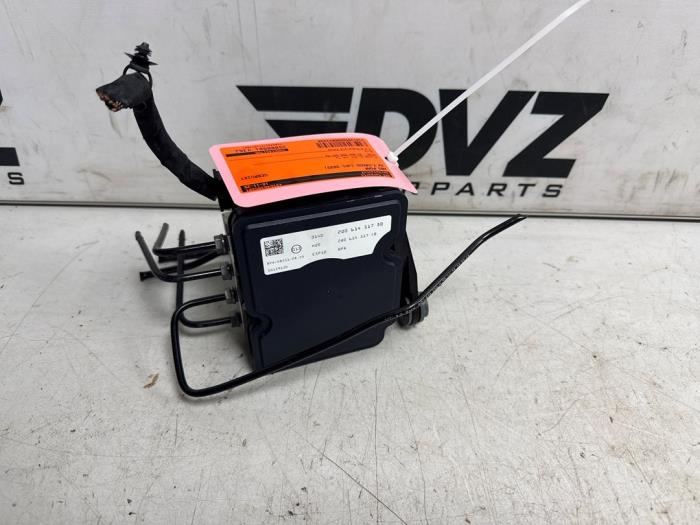 Usagé Pompe ABS Volkswagen T-Cross 1.0 TSI 95 12V Prix € 249,01 Prix TTC proposé par DVZ Carparts