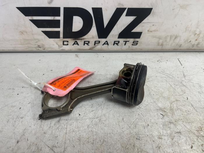 Usagé Bielle Seat Leon (5FB) 1.8 TSI Ecomotive 16V Prix € 74,99 Règlement à la marge proposé par DVZ Carparts