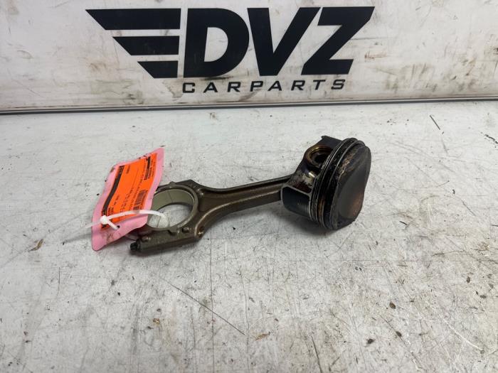 Usagé Bielle Seat Leon (5FB) 1.8 TSI Ecomotive 16V Prix € 74,99 Règlement à la marge proposé par DVZ Carparts
