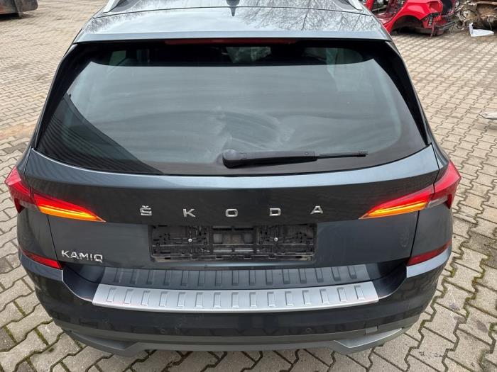 Używane Tylna klapa Skoda Kamiq 1.5 TSI 16V Cena € 950,00 Procedura marży oferowane przez DVZ Carparts