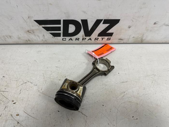 Usagé Piston Volkswagen Polo VI (AW1) 1.6 TDI 16V 80 Prix € 59,99 Règlement à la marge proposé par DVZ Carparts