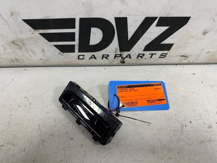 Używane Panel climatronic Cupra Leon Sportstourer (KLCF) 2.0 TSI 16V 4Drive Cena € 59,98 Z VAT oferowane przez DVZ Carparts