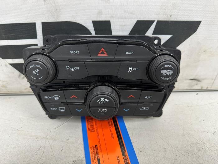 Begagnade Klimatpanel Dodge Challenger Pris € 74,99 Marginaltabell erbjuds av DVZ Carparts