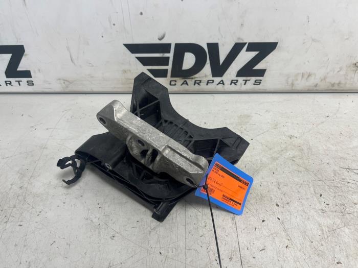 Used Engine mount Opel Astra L Sports Tourer (F4/FC/FN/FR) 1.5 Diesel 16V Price € 19,99 Inclusive VAT offered by DVZ Carparts